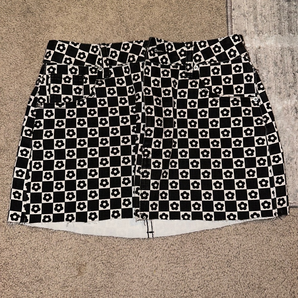 Pacsun black and white low rise floral denim skirt